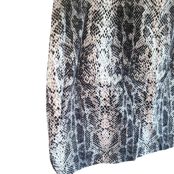 I.L.U. Snake Print Casual Skirt - Size Junior 13, Black and White - Picture 6 of 7